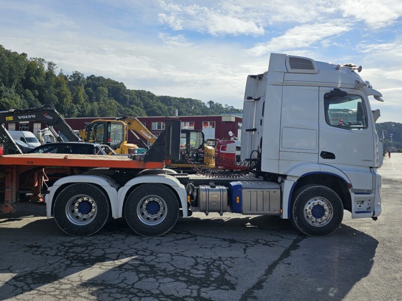 Camion porte-engins
