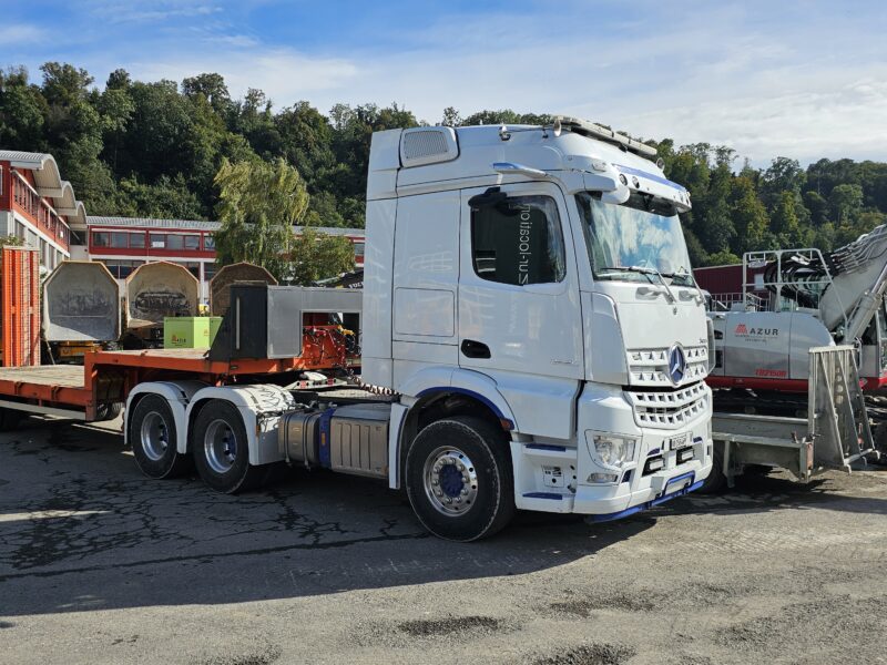 Camion porte-engins