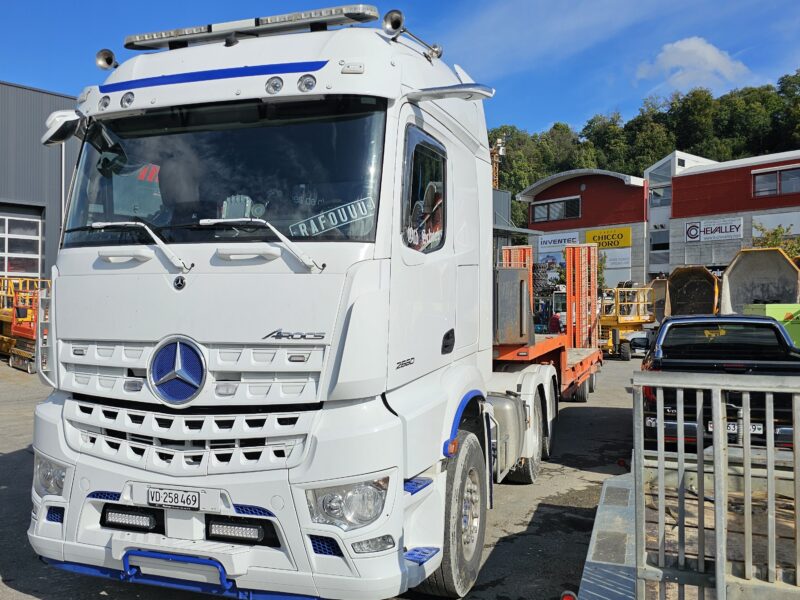 Camion porte-engins