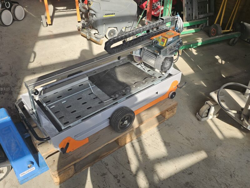 Machine coupe carreaux